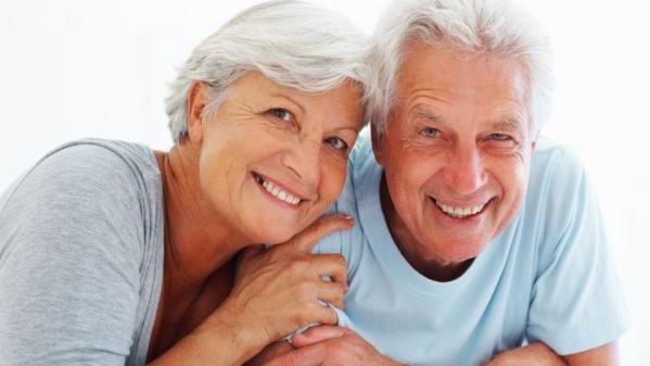 Cheveux blancs seniors 1