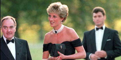 Petite robe noire pour senior